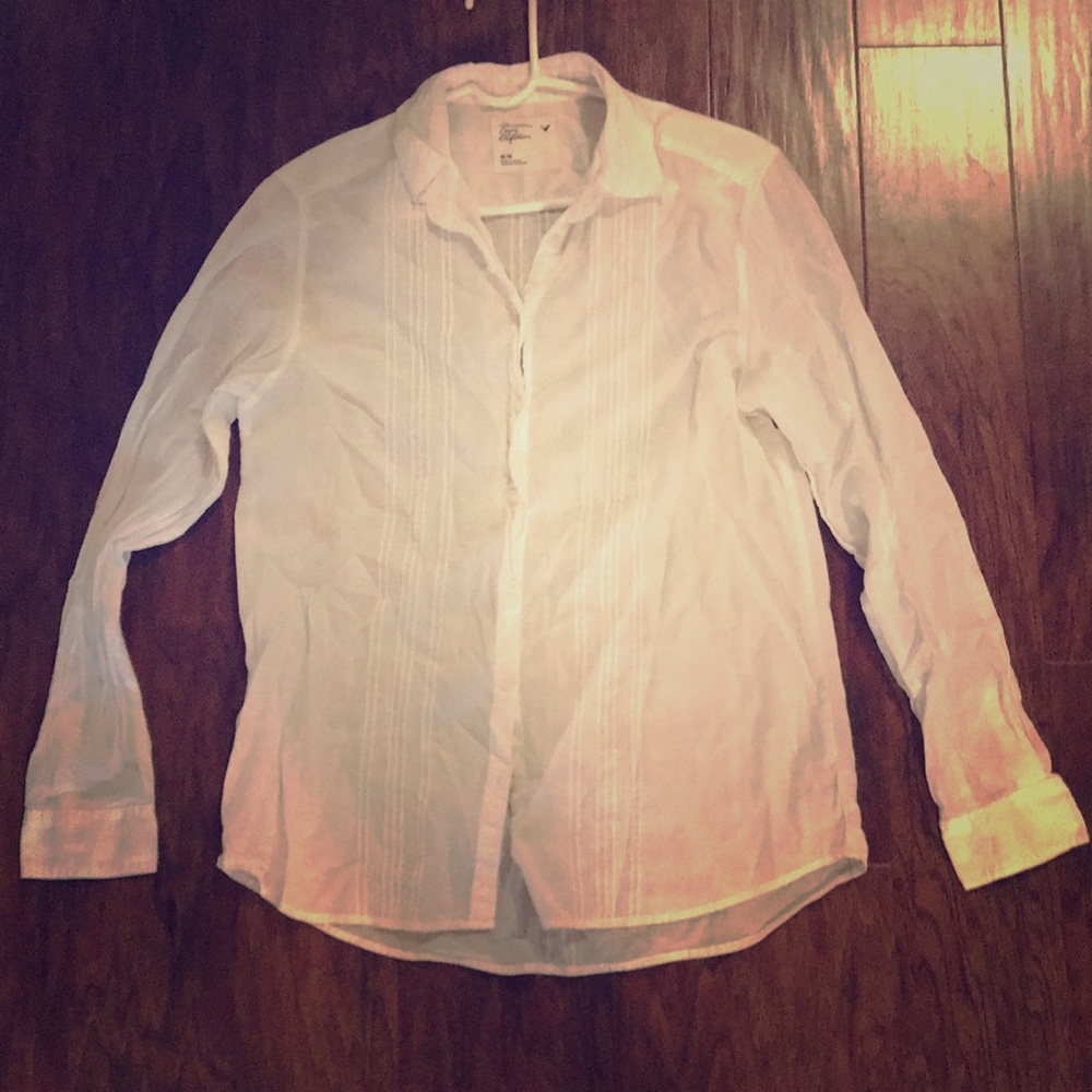 American Eagle White Button Down Shirt